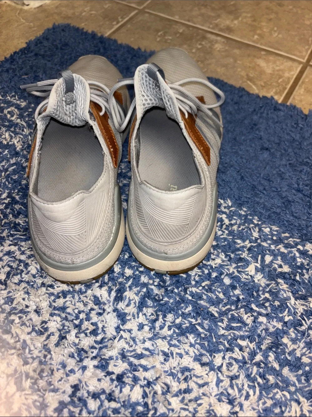 OluKai Mio Li Men's Knit Sneaker - White, Gray & Brown 11.5